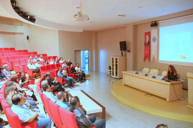 “Türk Çini Sanatı’’ Konferansı