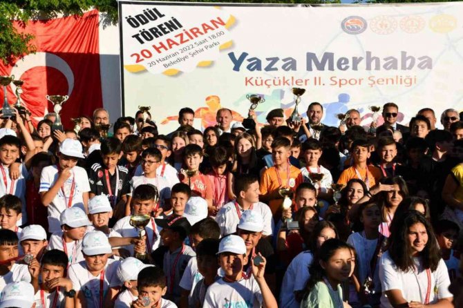 Spor Şenliğinin Ödülleri Verildi