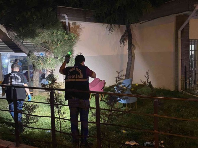 İ̇ki Grup Arasındaki Kavga Kanlı Bitti: 1 Ağır Yaralı