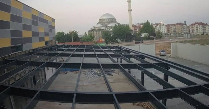 İ̇nşaat Hırsızı Önce Güvenlik Kameralarına Ardından Polise Yakalandı