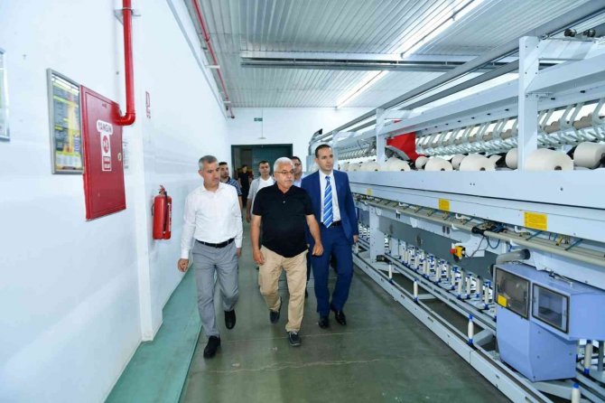Kaymakam Uğurlu İle Başkan Çınar, Organize Sanayi Bölgesindeki Fabrikaları Ziyaret Etti