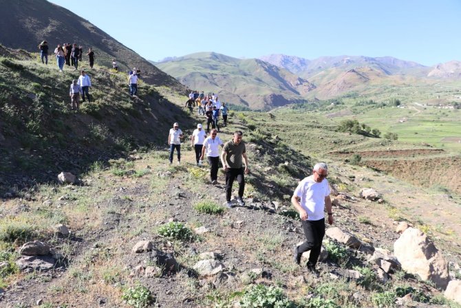 Milli Eğitim Camiasından Doğa Yürüyüşü