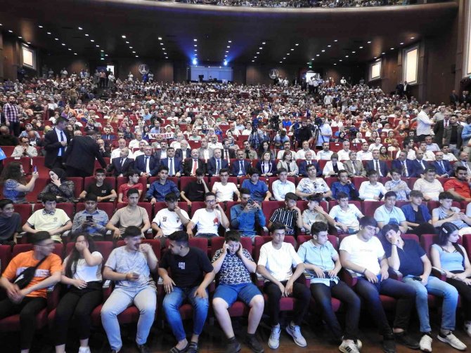 Meslek Lisesinde Okuyanların Ailesine Aylık 500 Lira Verilecek