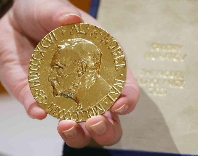 Rus Gazeteci Nobel Barış Ödülü’nü Ukraynalı Mülteciler İçin Sattı