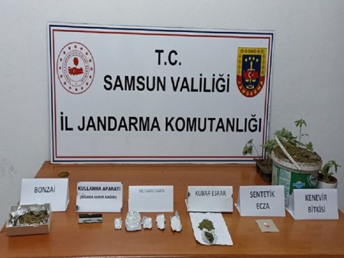 Jandarmadan Uyuşturucu Ve Kaçakçılığa Geçit Yok