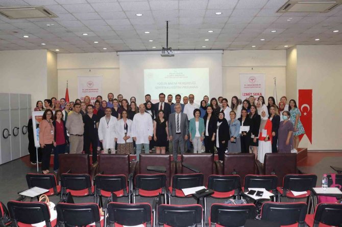 Hemşireler Sertifikalarına Kavuştu