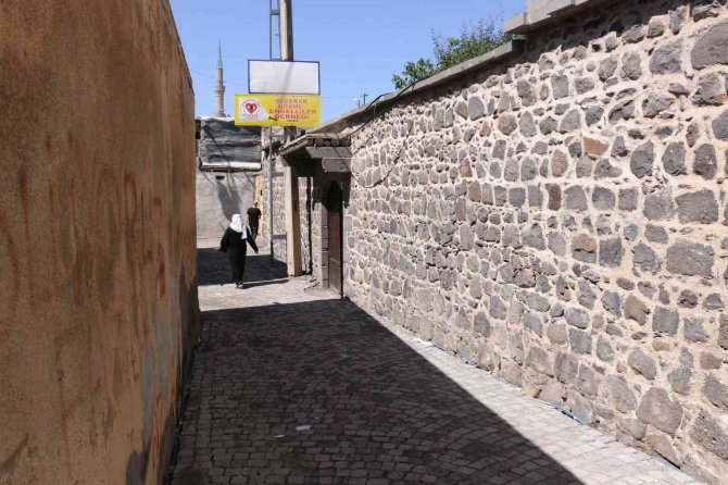 Siverek’in Tarih Kokan Sokakları, Aslına Uygun Hale Getiriliyor