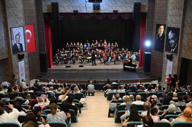 Süleymanpaşa Belediye Konservatuvarı Yeni Mezunlarını Uğurladı