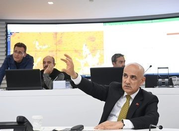 Bakan Kirişci: “Marmaris’teki Yangına 144 Arazöz,13 Dozer, 576 Kahraman Personelimiz Müdahale Ediyor”