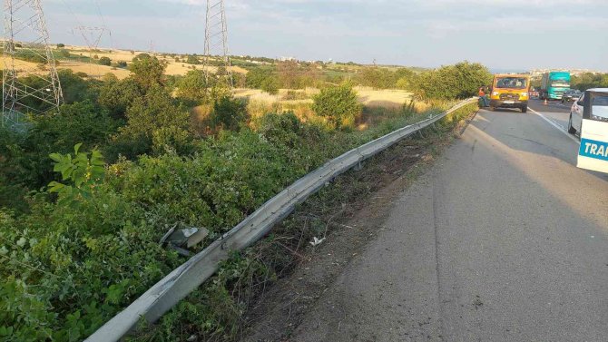 Tırın Dorsesi Uçurumda Asılı Kaldı