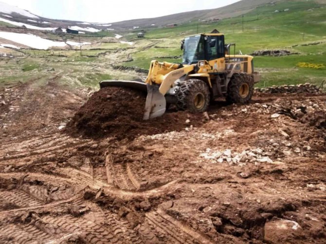Maçka’da 66 Mahallede Yol Çalışması