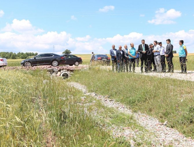 Vali Çelik, “Çiftçilere Elimizden Gelen Desteği Vereceğiz ”