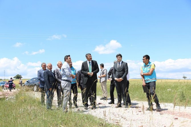 Vali Çelik, “Çiftçilere Elimizden Gelen Desteği Vereceğiz ”