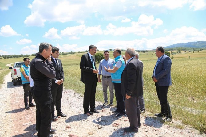 Vali Çelik, “Çiftçilere Elimizden Gelen Desteği Vereceğiz ”