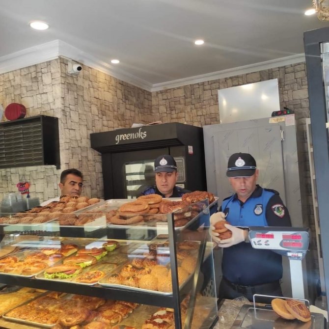 Zabıta Ekipleri Fırın Ve Pastaneleri Denetledi