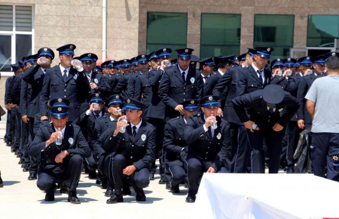 Adana’da 602 Polis Adayı Mezun Oldu