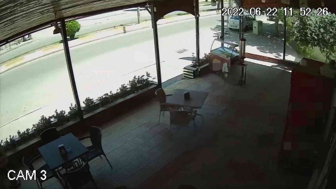 Şiddetli Rüzgar Dondurma Dolabını Sürükledi