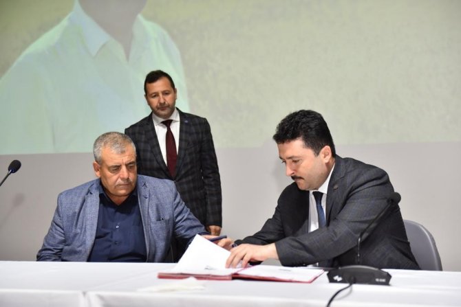 Altıeylül Belediyesi Çiftçinin Yanında