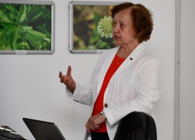 Altınova’da Tıbbi Bitkilerin Etkileri Anlatıldı