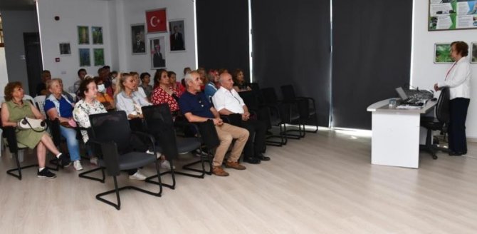 Altınova’da Tıbbi Bitkilerin Etkileri Anlatıldı