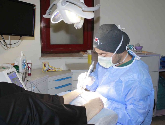Ayak Sağlığı Merkezi, Hastalarına Hizmet Vermeye Devam Ediyor