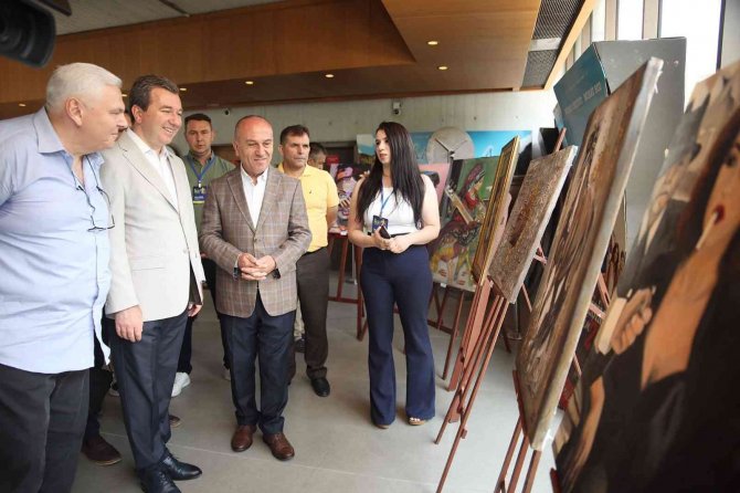 Bergama’da 86. Kültür Ve Sanat Festivalinin 2. Günü Dolu Dizgin Geçti