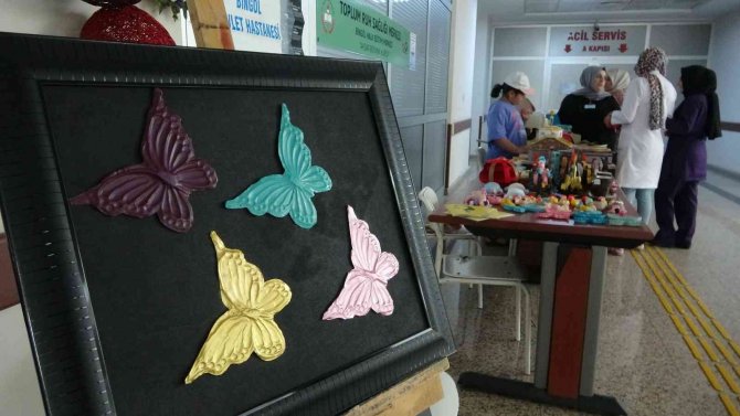 Toplum Ruh Sağlığı Merkezindeki Danışanlar, Çalışmalarını Sergiledi