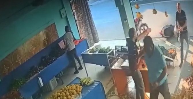 Tarsus’ta Alacak- Verecek Kavgası: 1 Yaralı