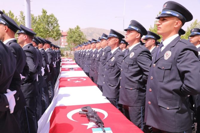 Pomem 27. Mezunlarını Verdi