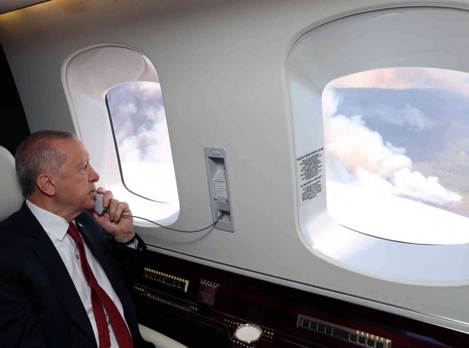 Cumhurbaşkanı Recep Tayyip Erdoğan, Marmaris’teki Yangın Bölgesinde Havadan İncelemelerde Bulundu.