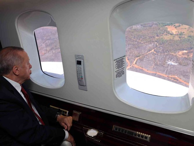 Cumhurbaşkanı Recep Tayyip Erdoğan, Marmaris’teki Yangın Bölgesinde Havadan İncelemelerde Bulundu.