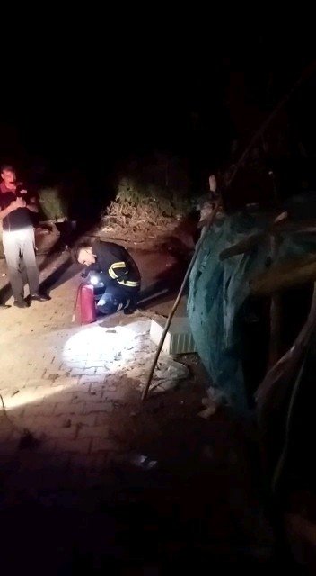 Alev Alan Piknik Tüpü Evi Yakıyordu