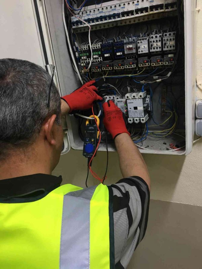 Okulların Elektrik Hatları Kontrol Ediliyor