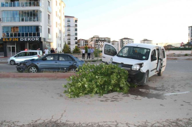 Elazığ’da Trafik Kazası: 6 Yaralı