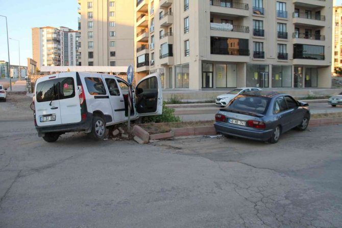 Elazığ’da Trafik Kazası: 6 Yaralı
