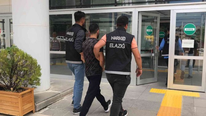 Salça Bidonunda Uyuşturucu Taşıyan 2 Şüpheli Tutuklandı