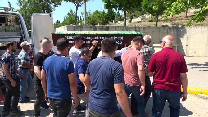 Kale Direğinin Altında Can Veren Eren’e Hüzünlü Veda