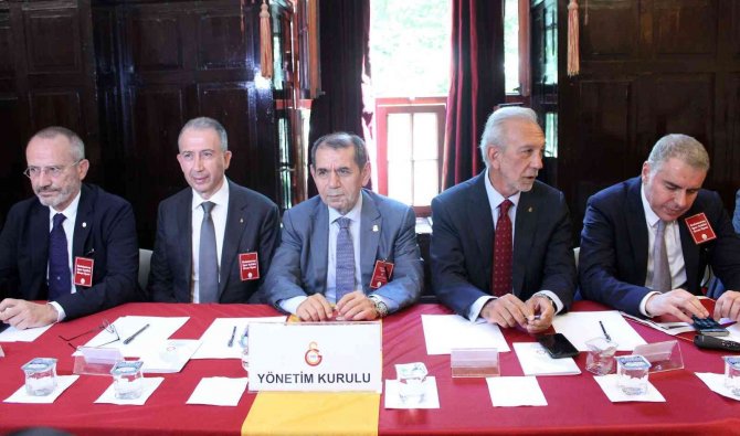 Galatasaray Divan Kurulu Toplantısı Başladı