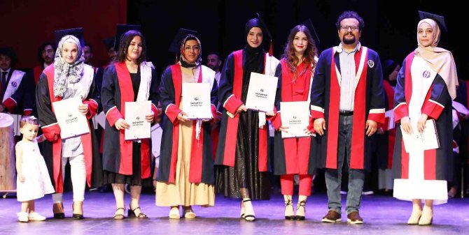 Gaün Güzel Sanatlar Fakültesi’nde Mezuniyet Coşkusu