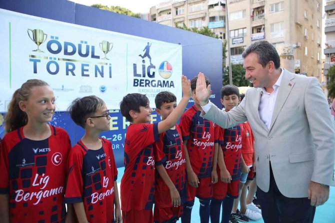 Bergama’da 86. Kültür Ve Sanat Festivalinin 2. Günü Dolu Dizgin Geçti