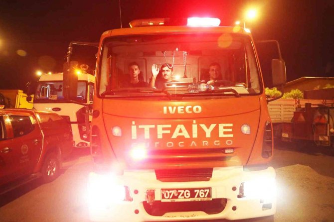 Antalya Büyükşehir’den Marmaris’e 7 Araç Ve 17 Personel Yardımı