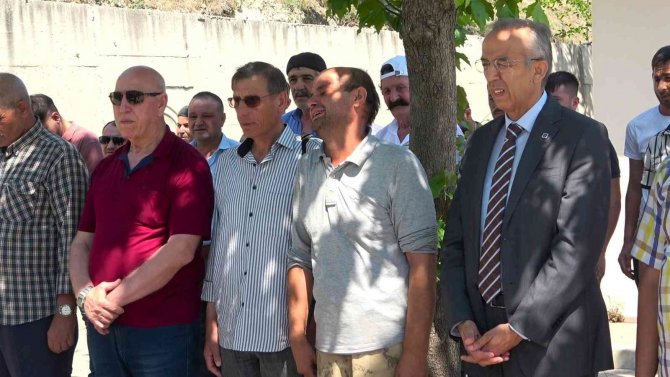 Kale Direğinin Altında Can Veren Eren’e Hüzünlü Veda
