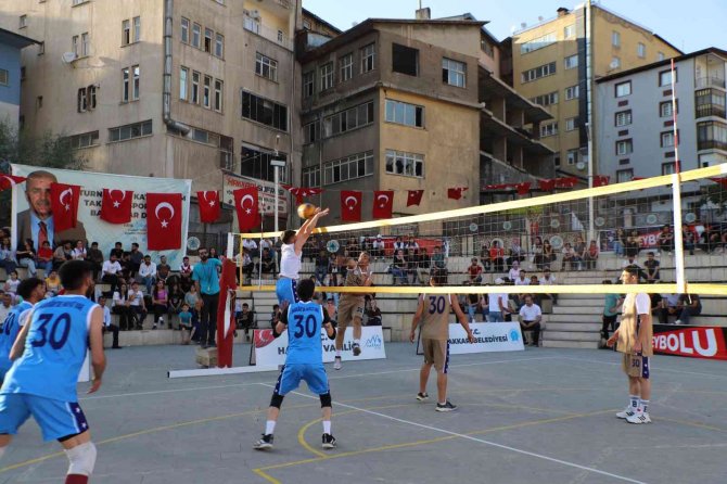 Hakkari’de ‘Sokak Voleybol Turnuvası’ Başladı