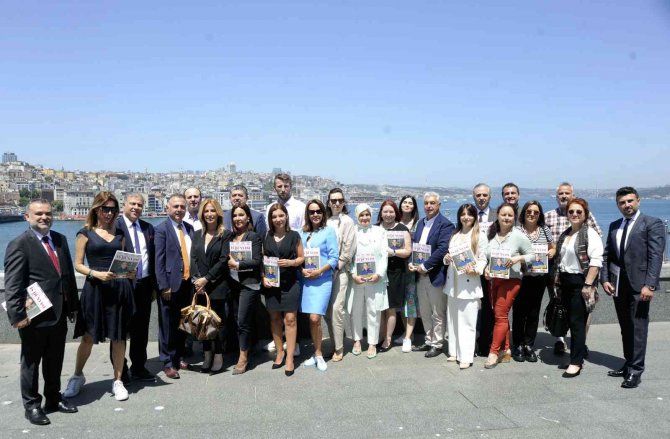 Türkiye’de İ̇ş Dünyası Yeni Sayısında Eğitimi Ele Aldı