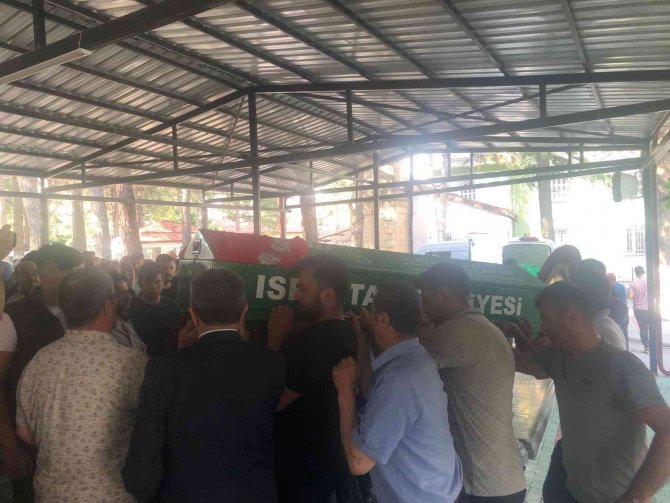 Eşi Tarafından Katledilen 2 Aylık Hamile Kadına Toprağa Verildi