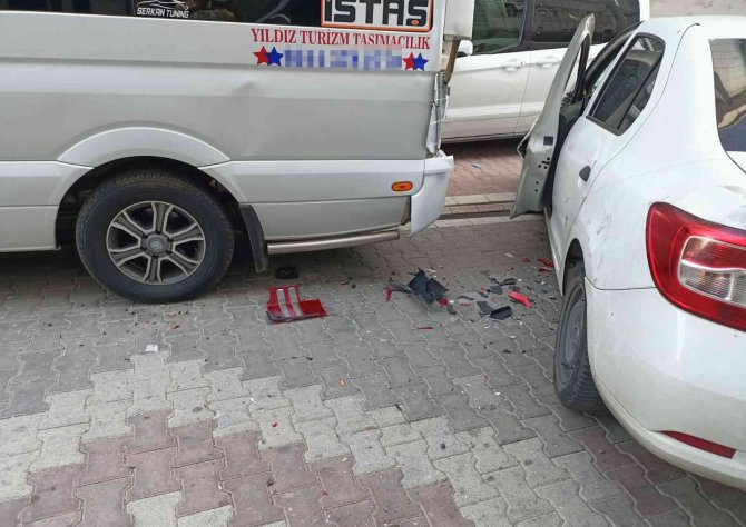 Çalıntı Arabayla Polisten Kaçtı, Ortalığı Savaş Alanına Çevirdi