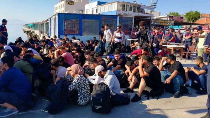 İ̇zmir Açıklarında 124 Düzensiz Göçmen İle 4 Organizatör Yakalandı