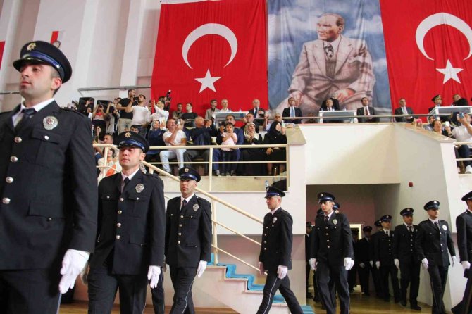 Karaman Pomem’de 427 Polis Adayı Mezun Oldu