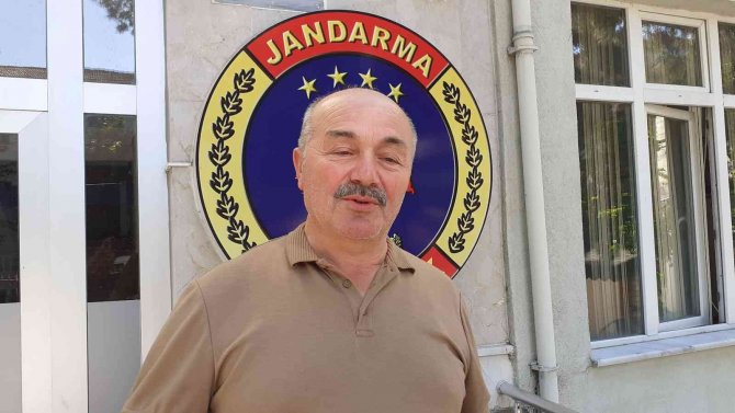 Yolda Buldukları Para Dolu Çantayı Jandarmaya Teslim Ettiler