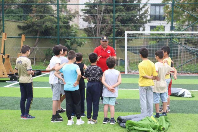 Kartal Belediyesi’nden Kimsesiz Çocuklara Öğretirken Eğlendiren Eğitim